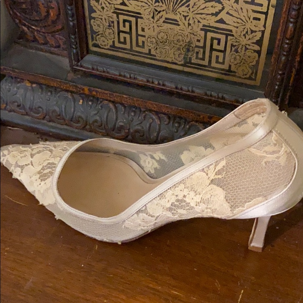 Manolo Blahnik Sophia 90 Pumps